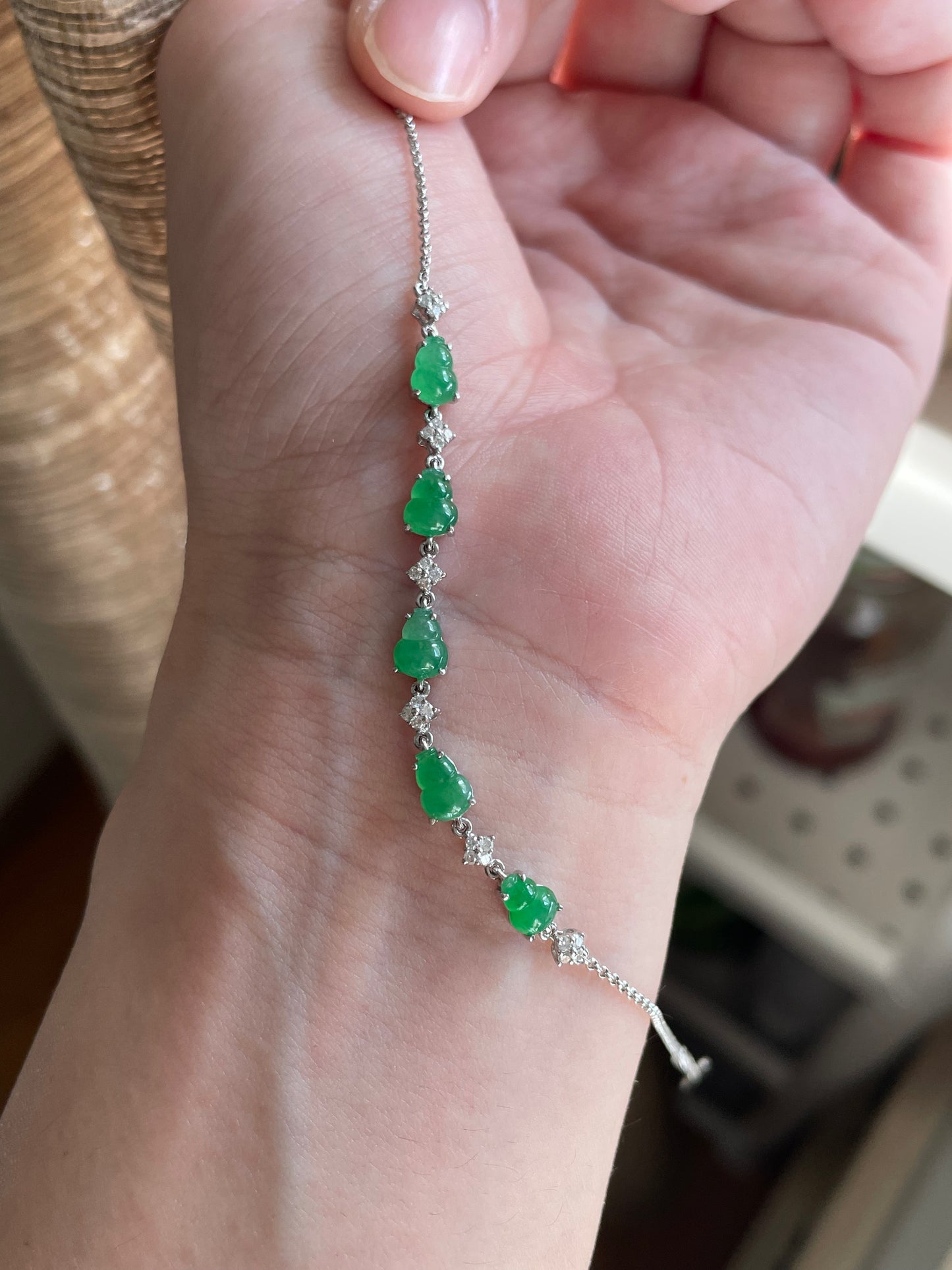 18k-gold-icy-green-jade-gourd-bracelet