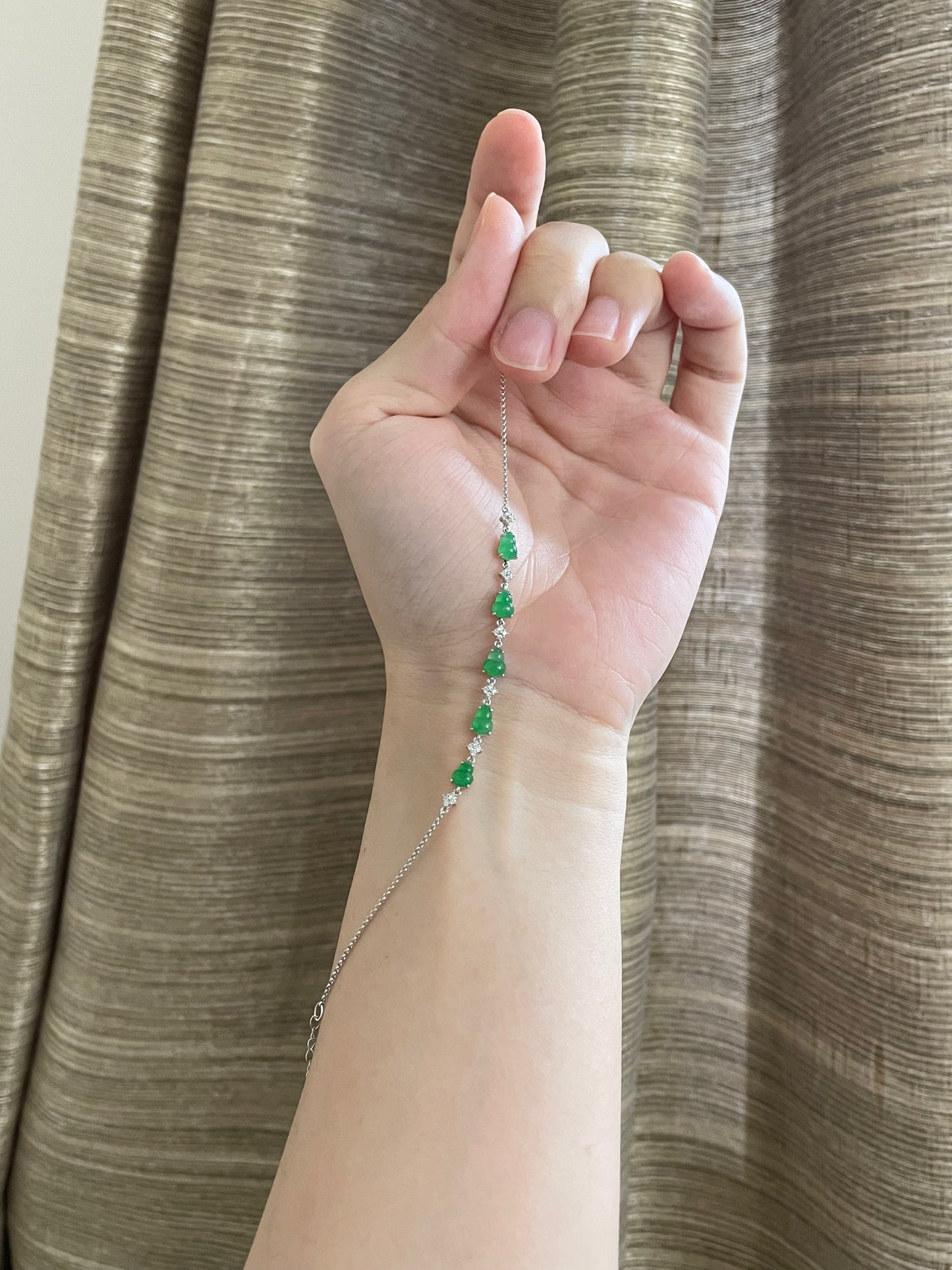 18k-gold-icy-green-jade-gourd-bracelet