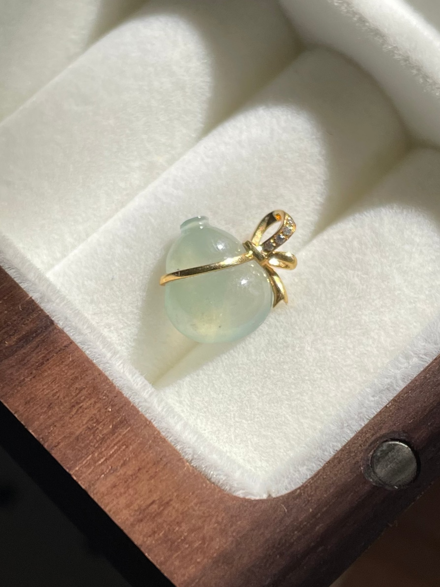 金冰晴绿翡翠葫芦吊坠18K