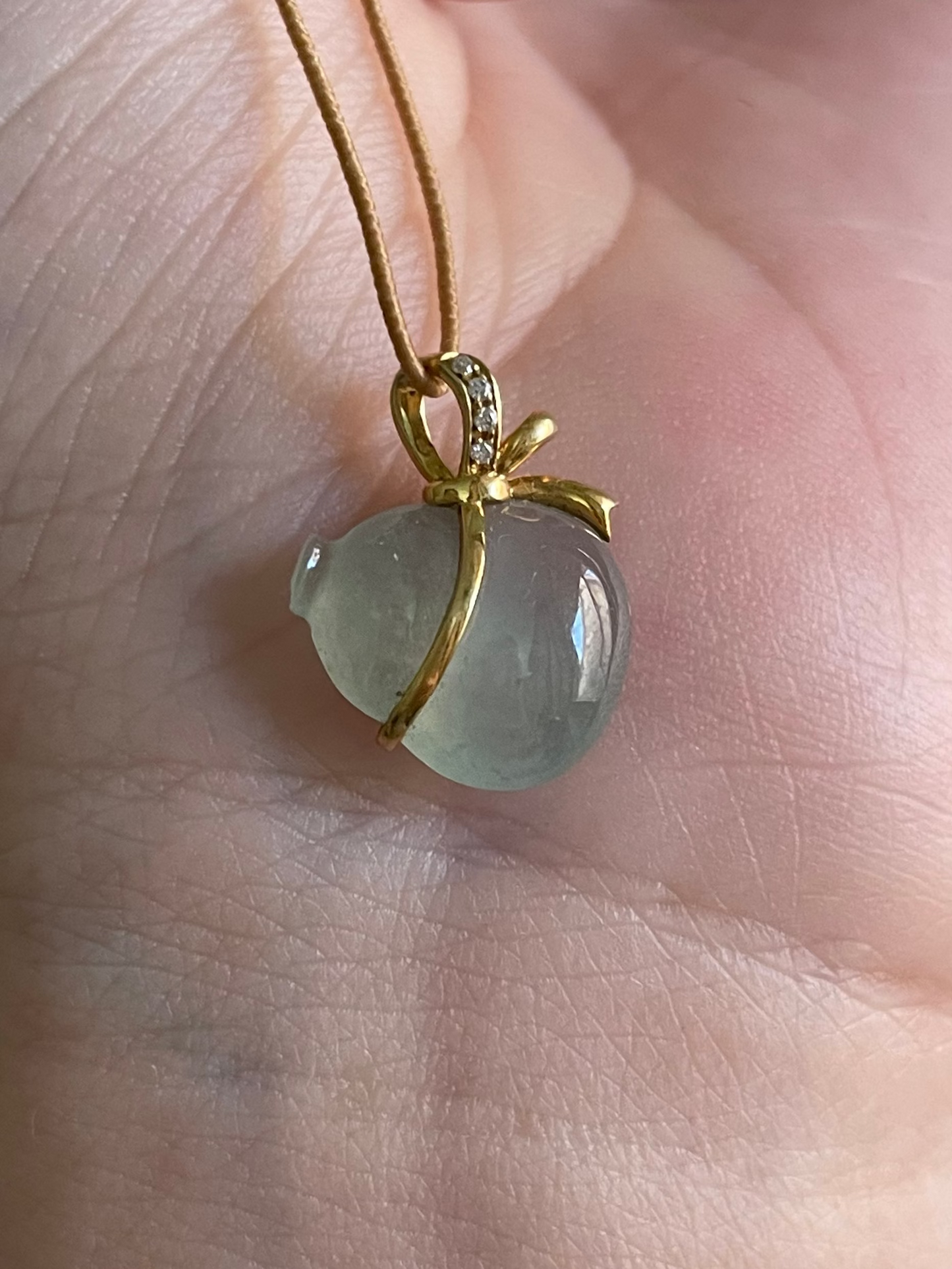 金冰晴绿翡翠葫芦吊坠18K