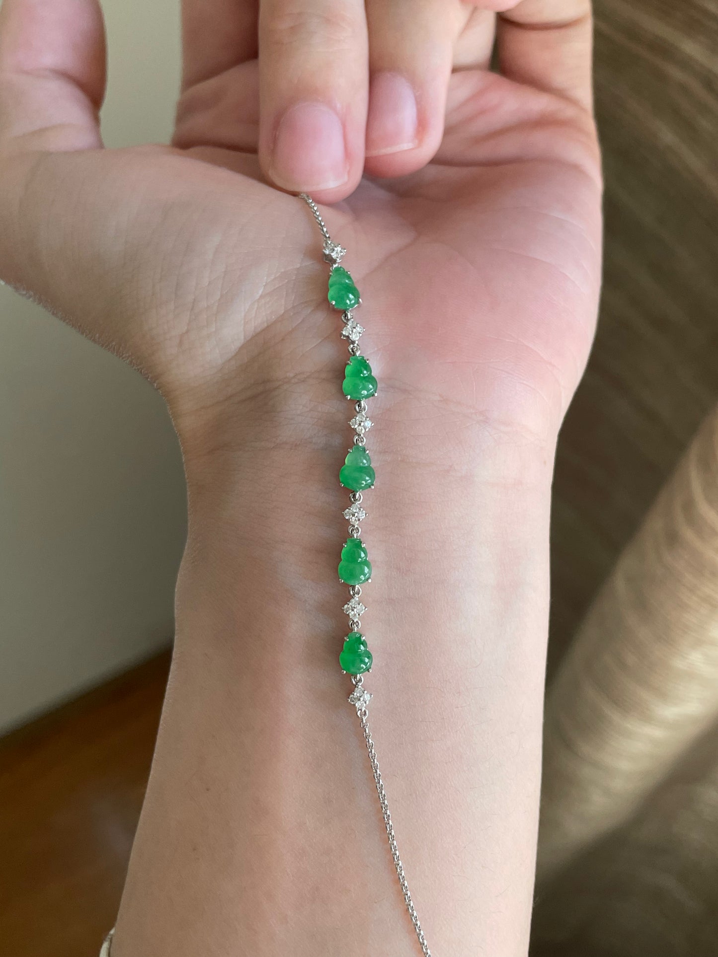 18k-gold-icy-green-jade-gourd-bracelet