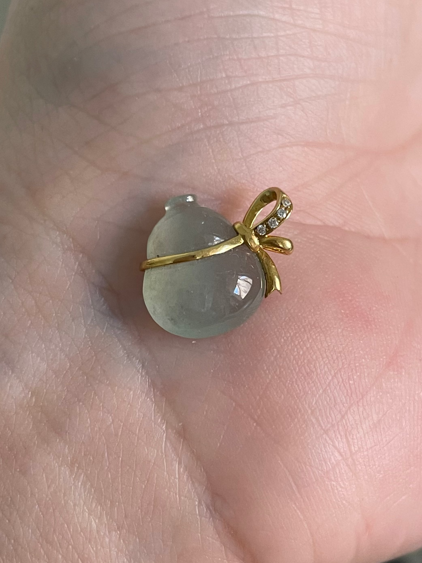金冰晴绿翡翠葫芦吊坠18K