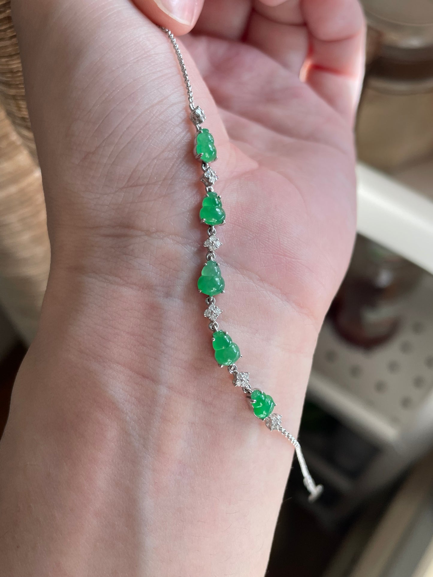 18k-gold-icy-green-jade-gourd-bracelet