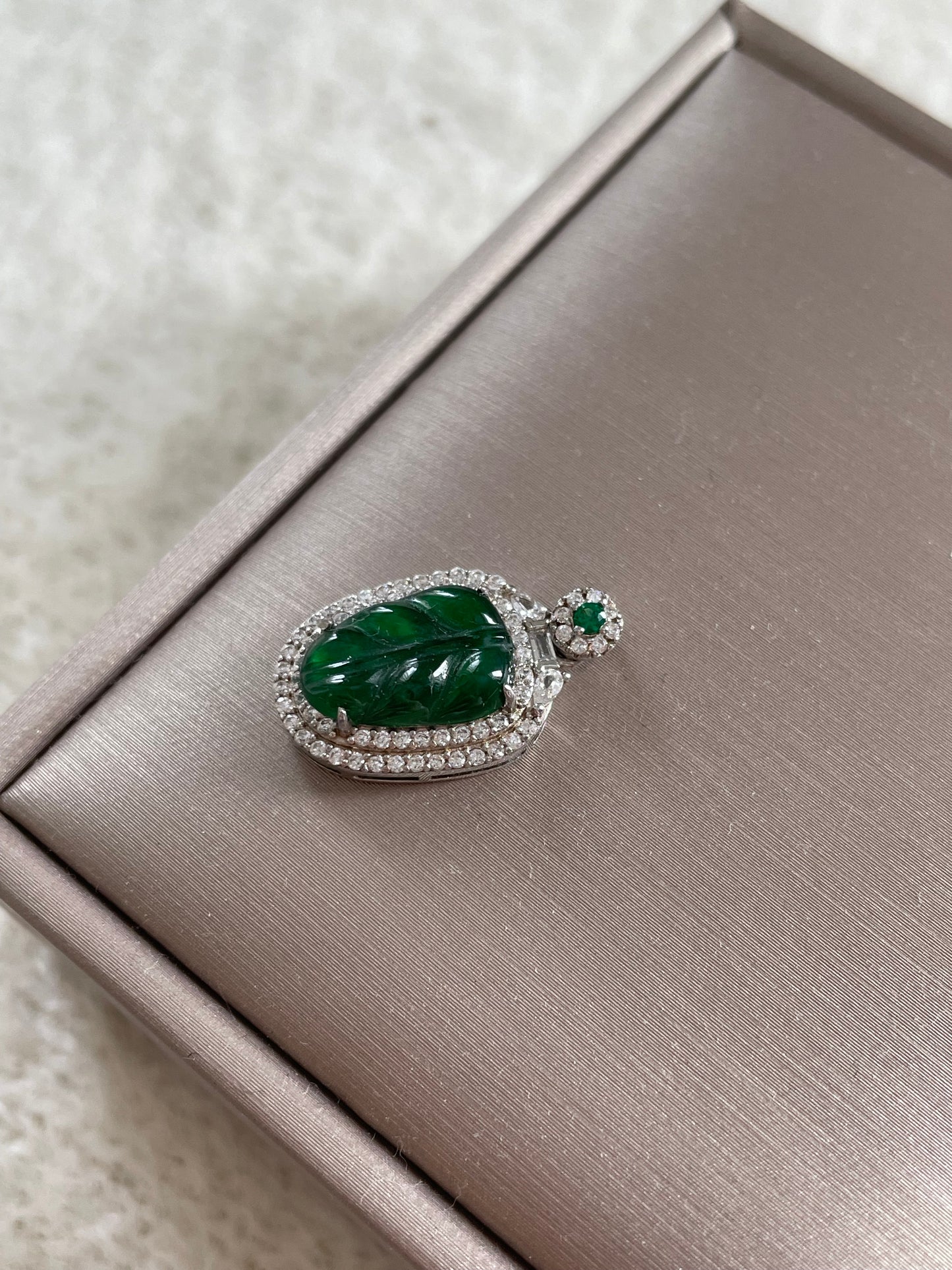 绿叶子翡翠项链