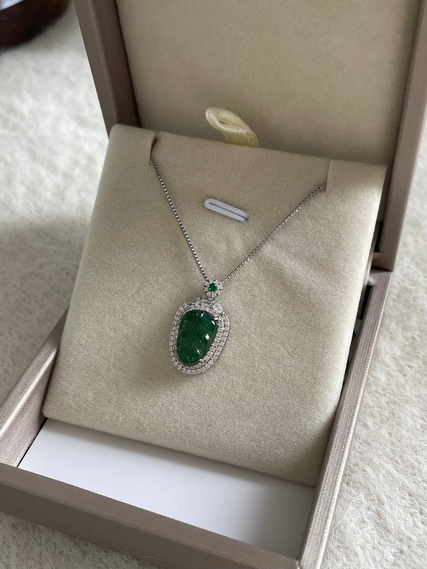 绿叶子翡翠项链