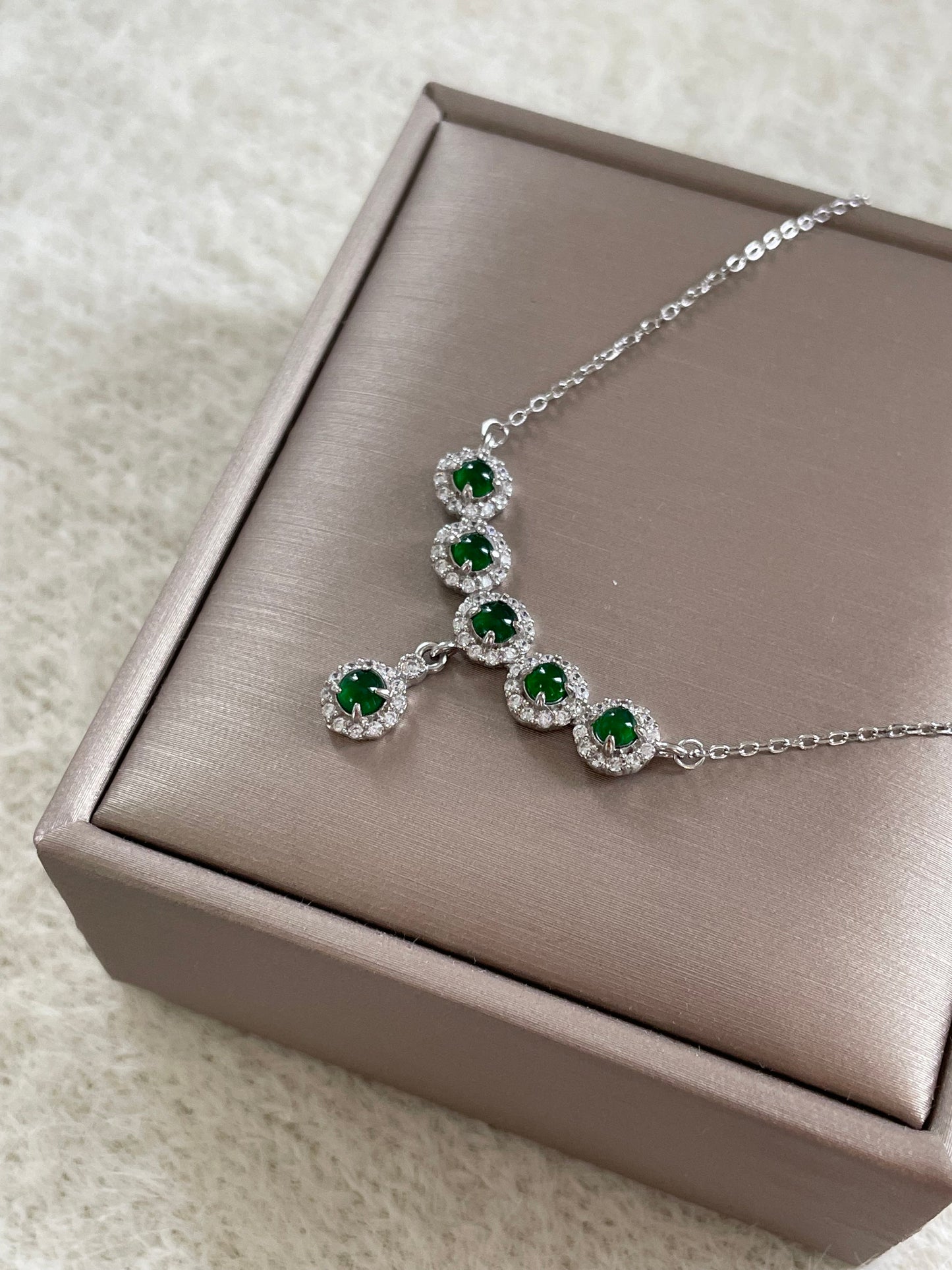 满绿翡翠微笑项链