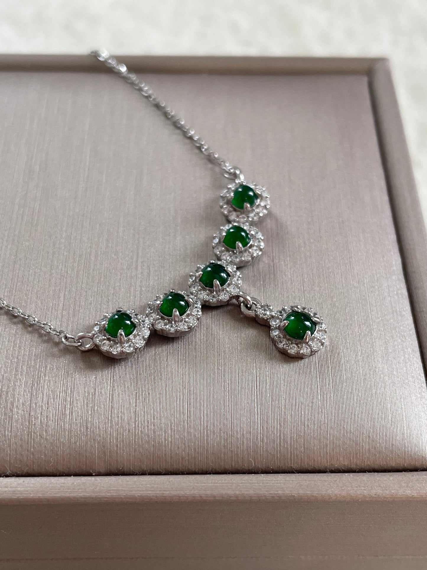 满绿翡翠微笑项链