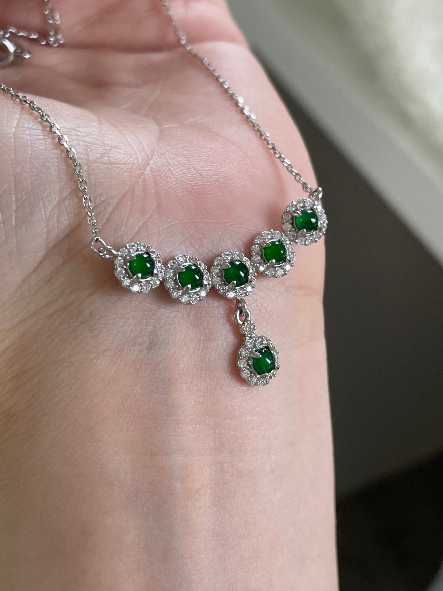 满绿翡翠微笑项链