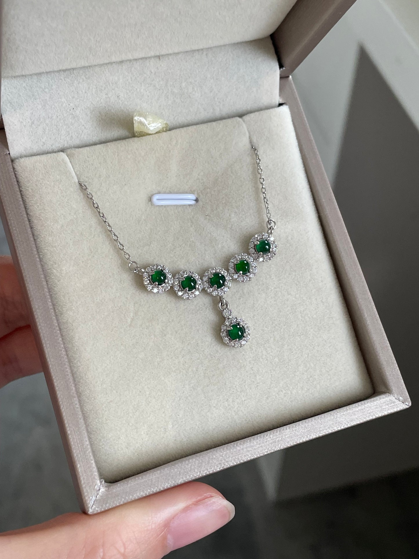 满绿翡翠微笑项链