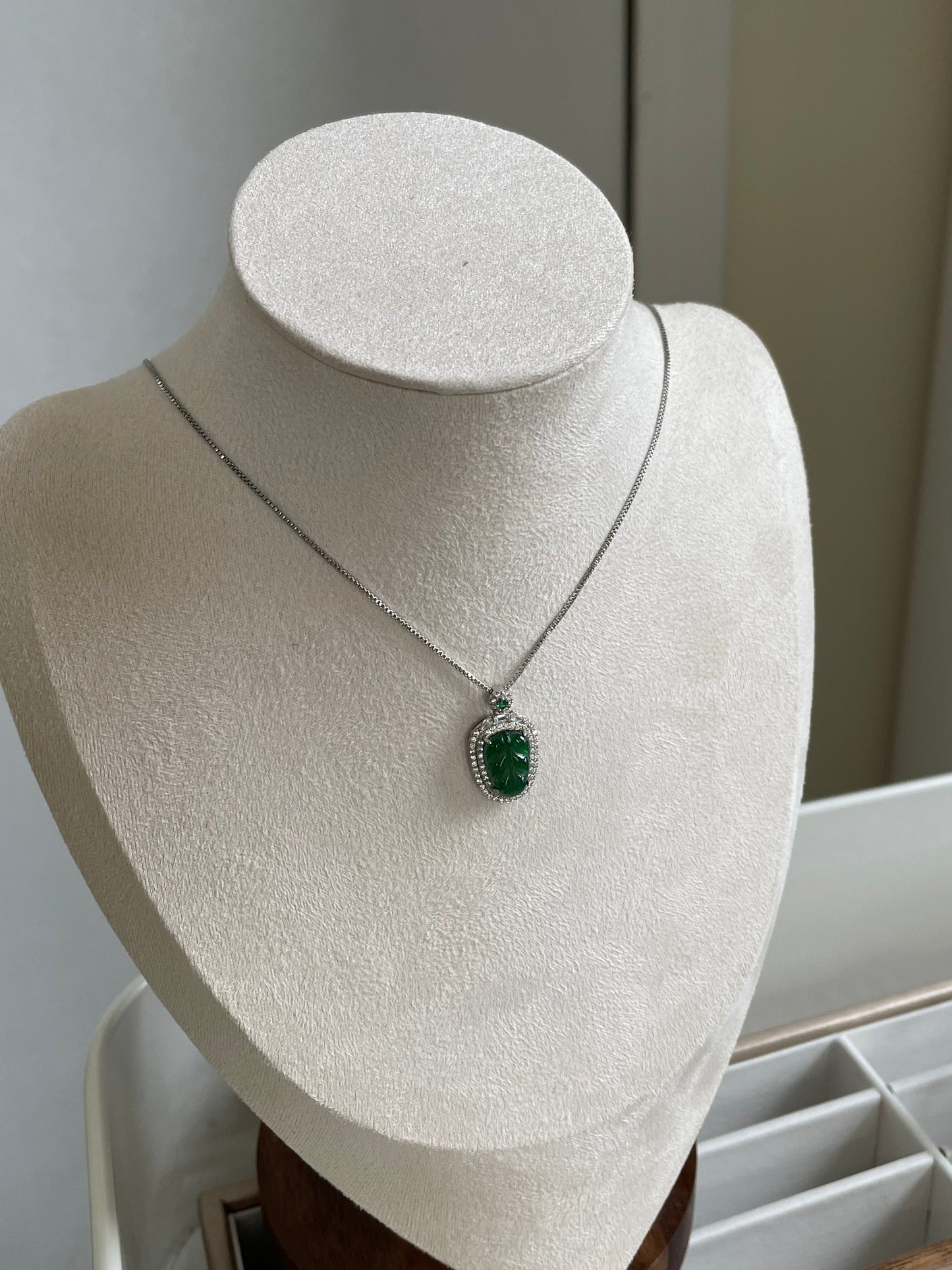 绿叶子翡翠项链