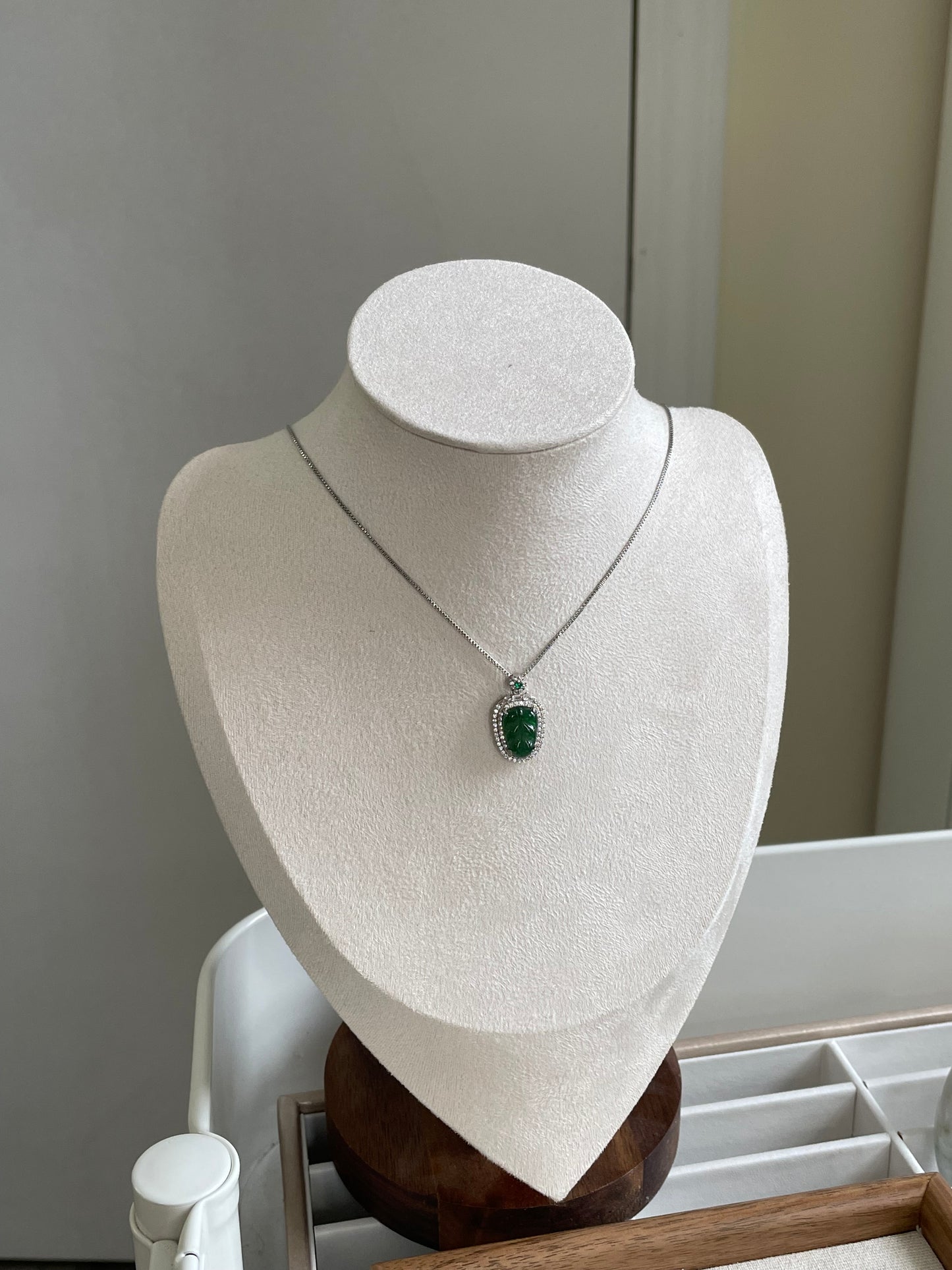 绿叶子翡翠项链