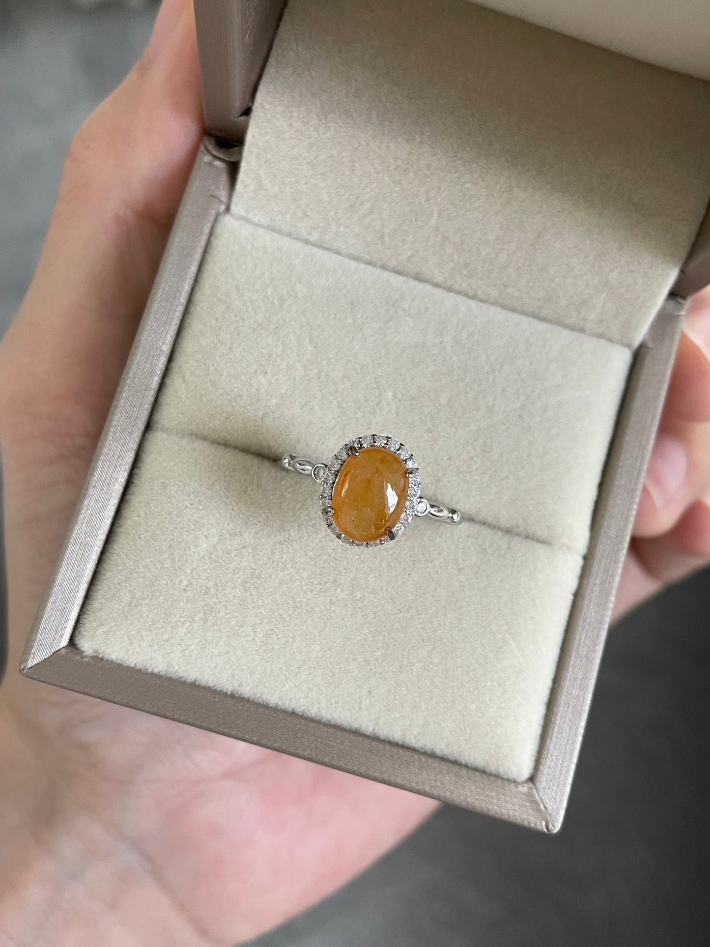 蜜糖橙翡翠戒指