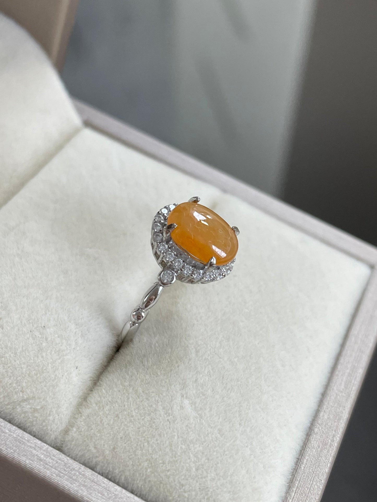 蜜糖橙翡翠戒指