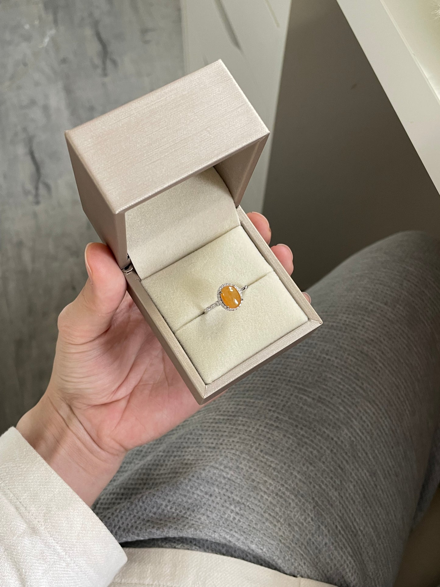 蜜糖橙翡翠戒指