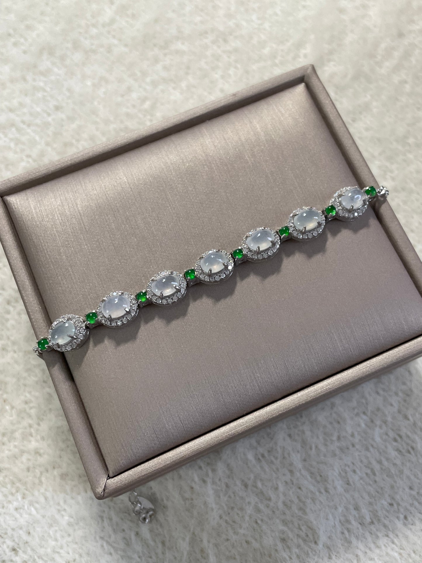 冰种白底翡翠手链