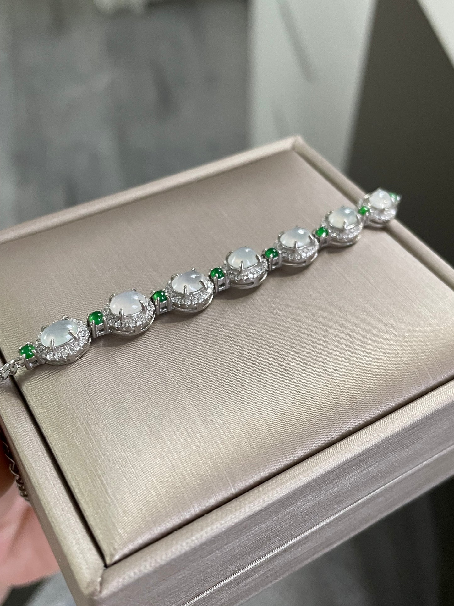 冰种白底翡翠手链