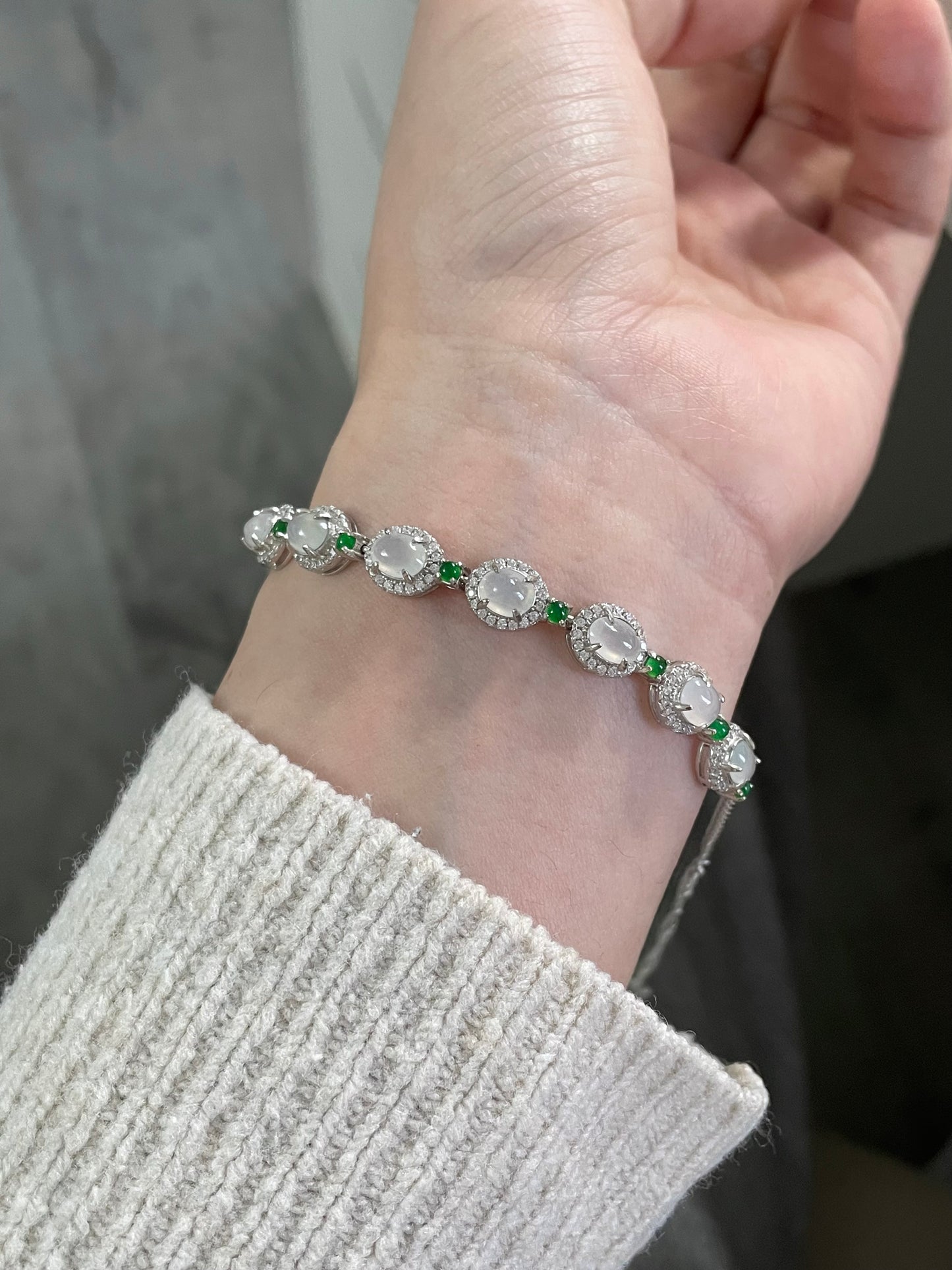 冰种白底翡翠手链