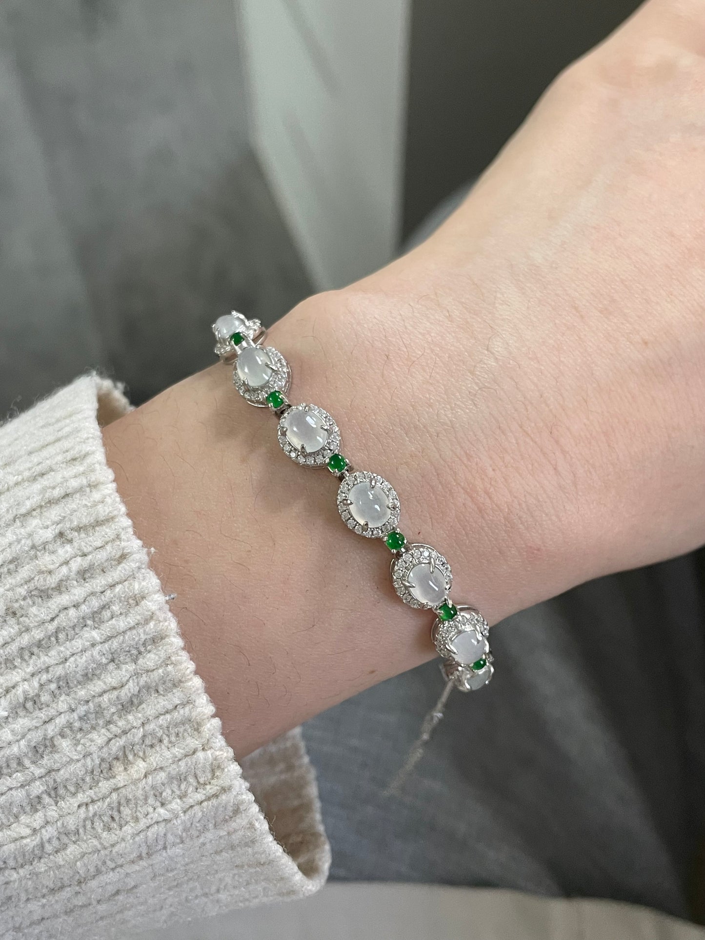 冰种白底翡翠手链