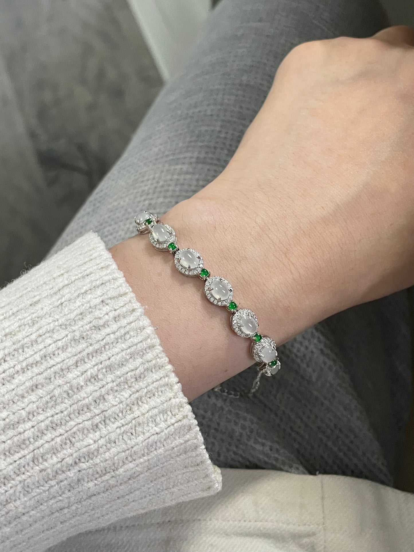 冰种白底翡翠手链