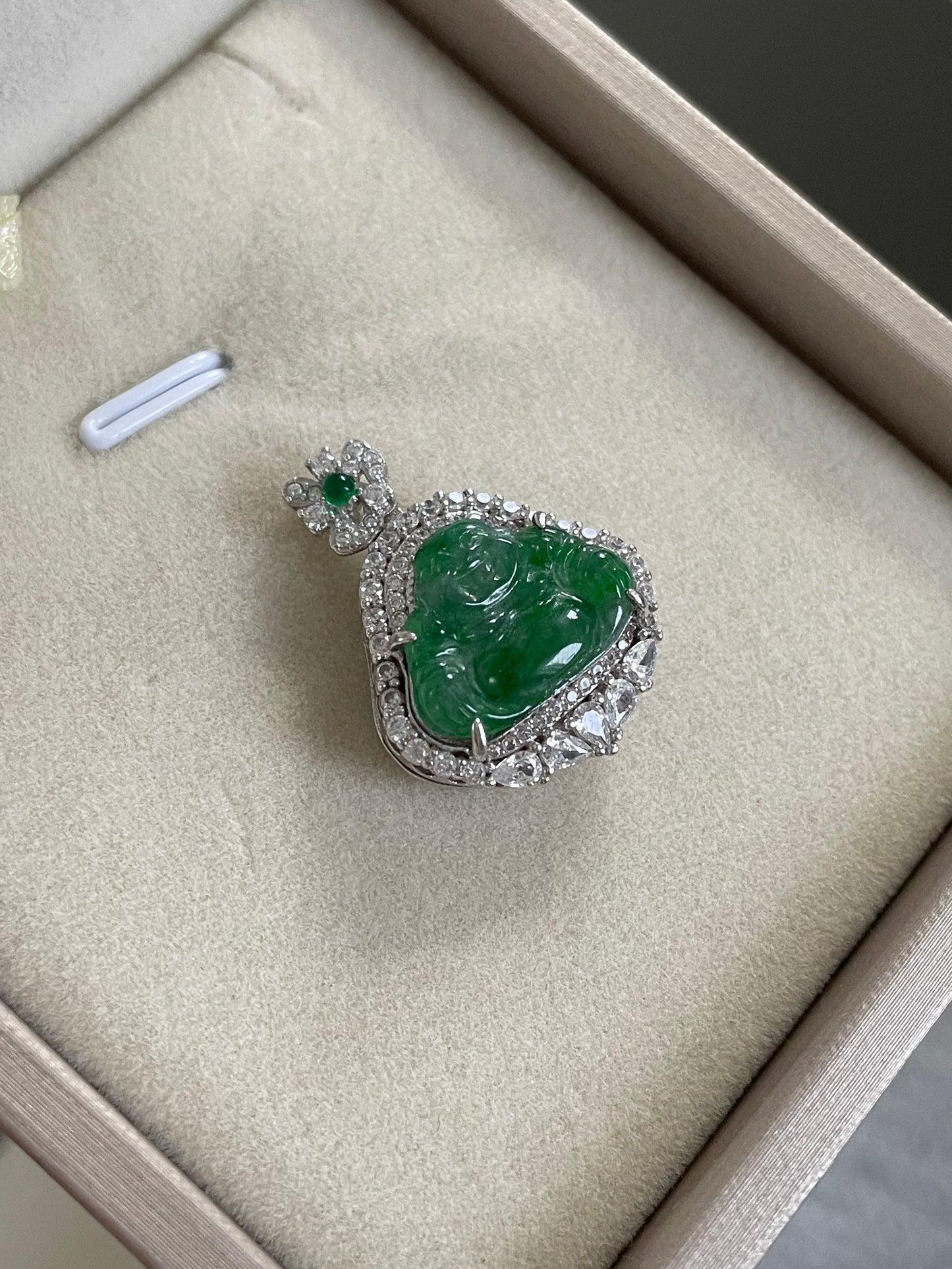 绿佛公翡翠项链