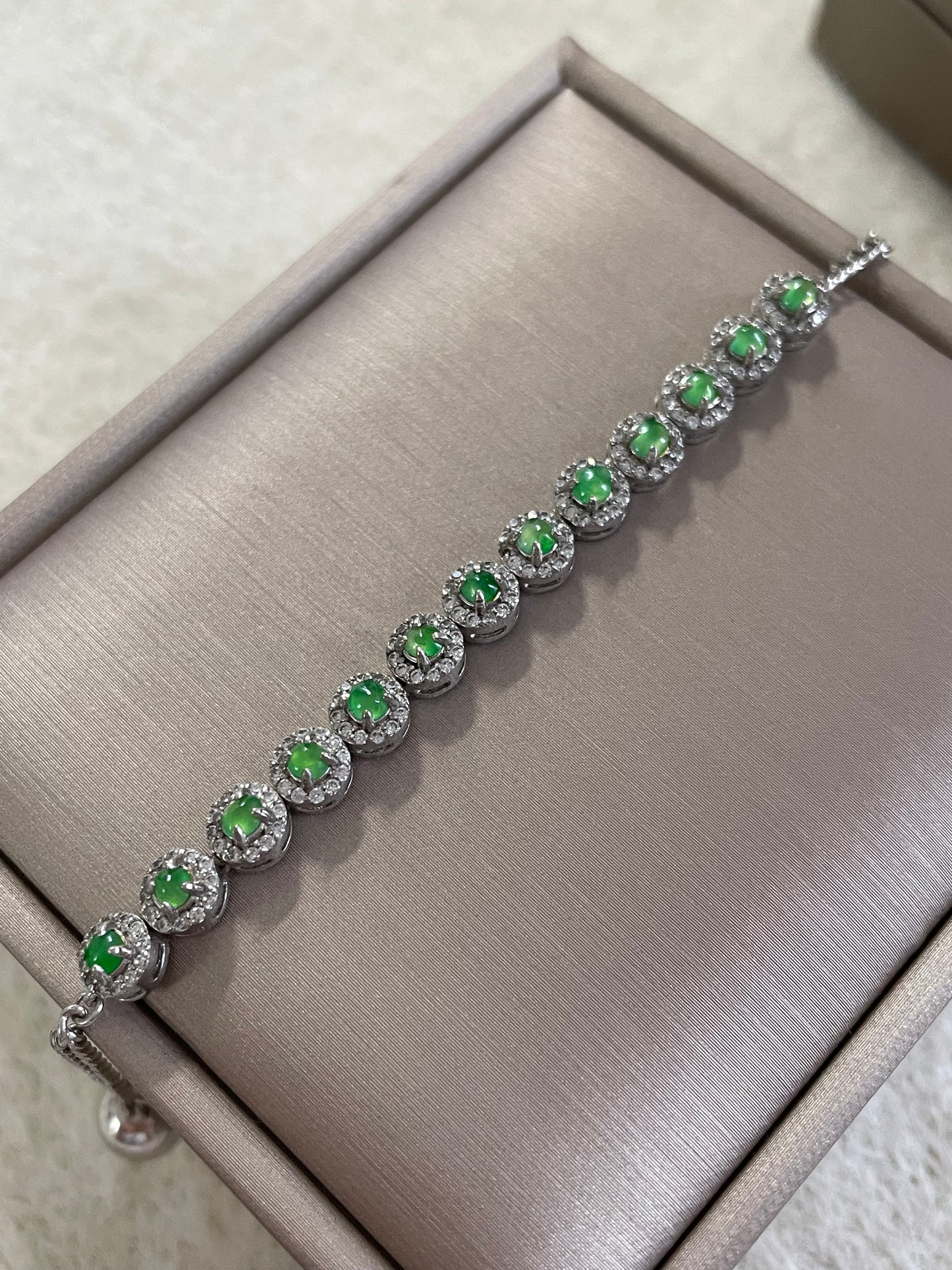 冰阳绿蛋面翡翠手链