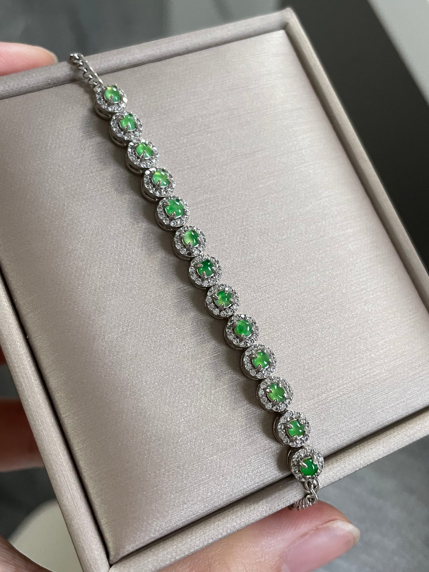 冰阳绿蛋面翡翠手链