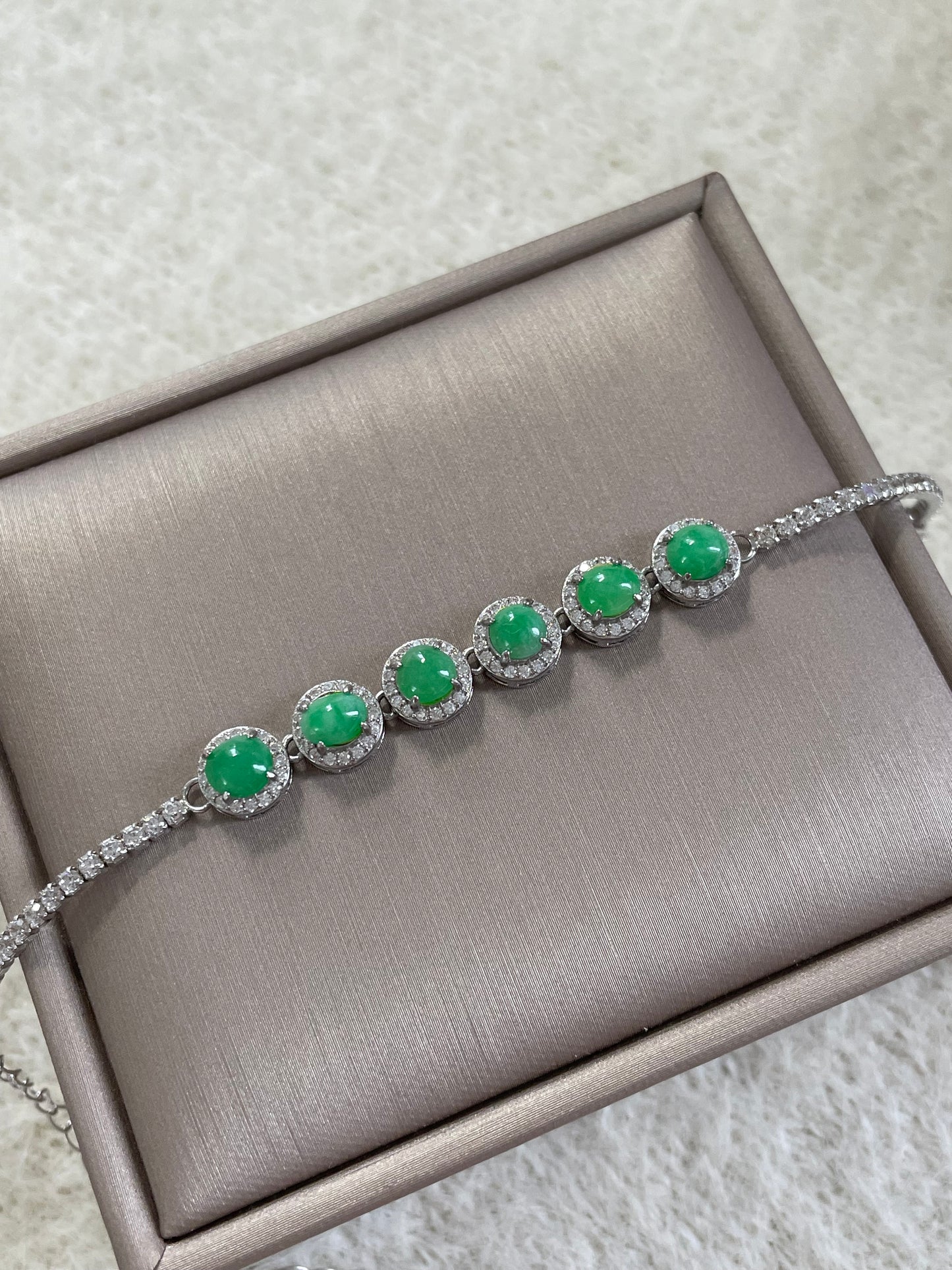 果阳绿翡翠蛋面手链