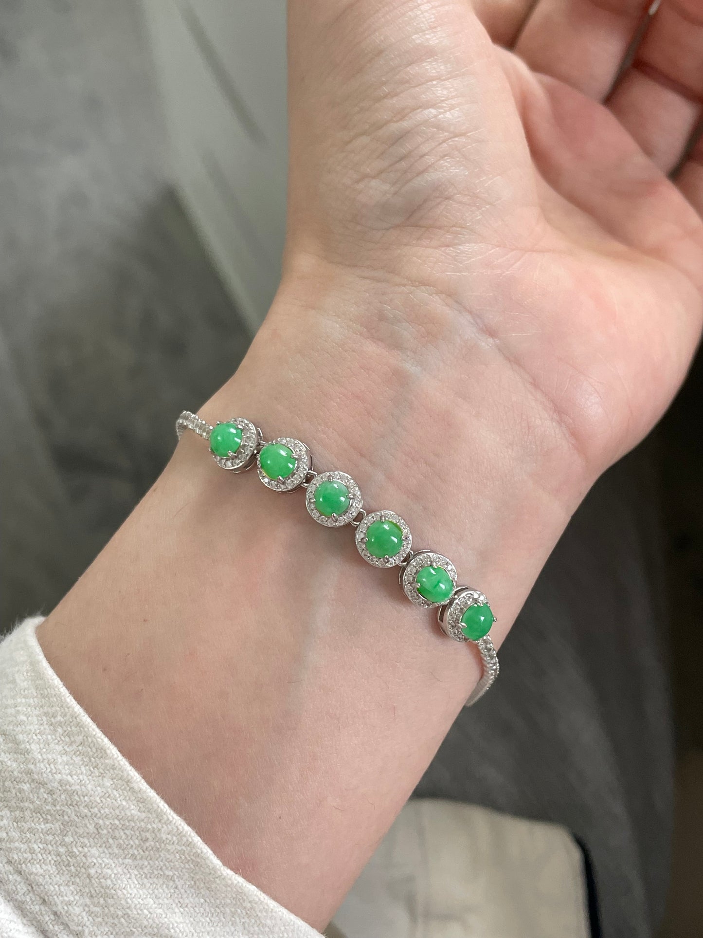 果阳绿翡翠蛋面手链