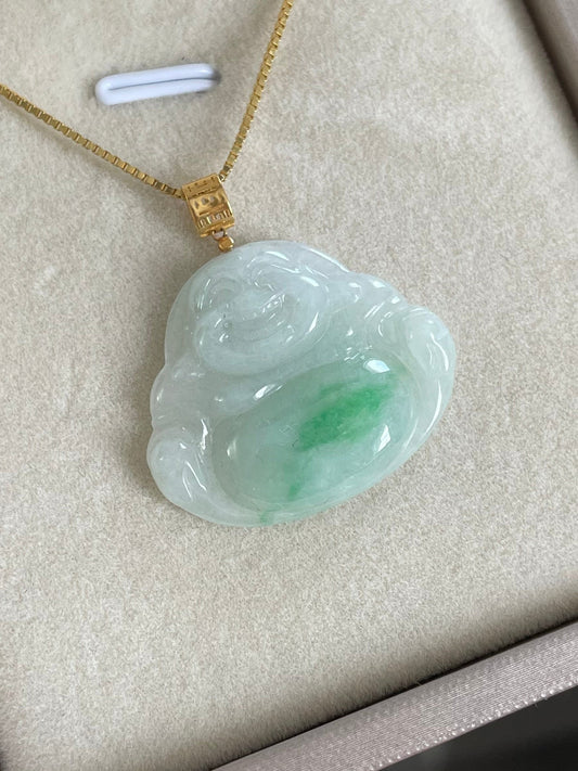 肚里飘绿佛公翡翠吊坠