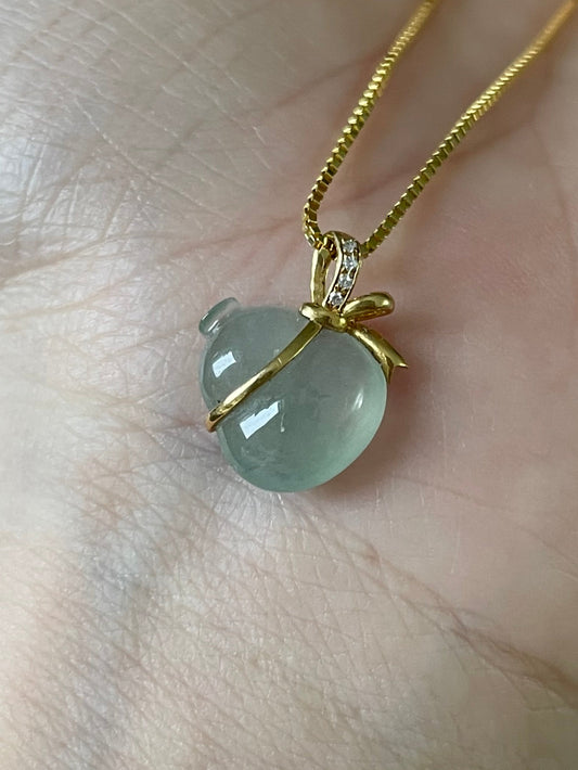 18k-gold-icy-green-jadeite-gourd-pendant-18k