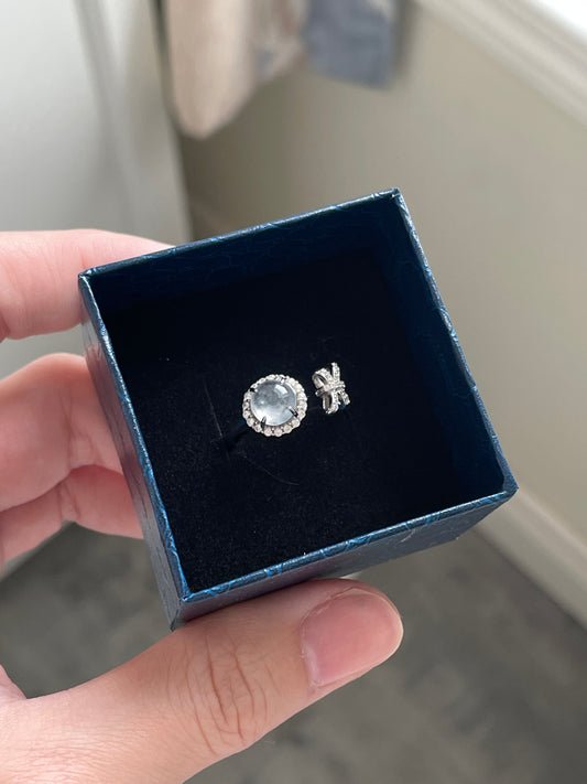 高冰蝴蝶结戒指